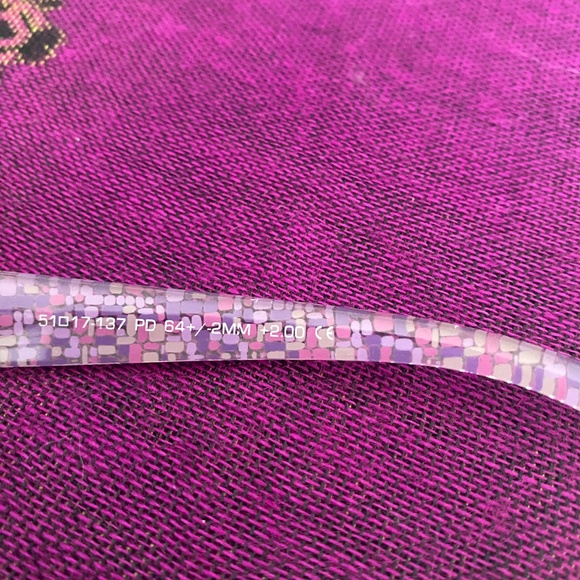 Reading glasses 4 pr 1.5 magnification ( new), 3 gently used 2.0 magnification - Picture 10 of 10